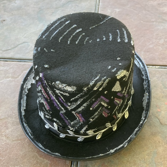 Hand Painted Top Hat - Picture 5 of 8